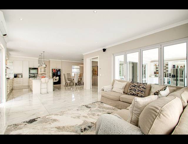 4 BEDROOM PROPERTY TO RENT IN BRYANSTON